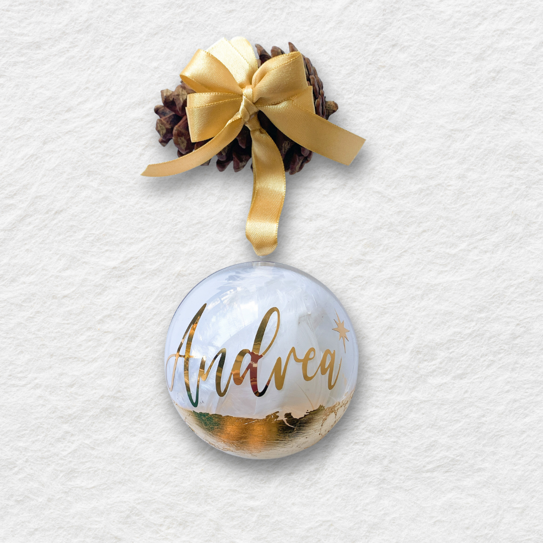 🎄Bola de Navidad Personalizada Transparente con Plumas y Toques Dorados X Unidad